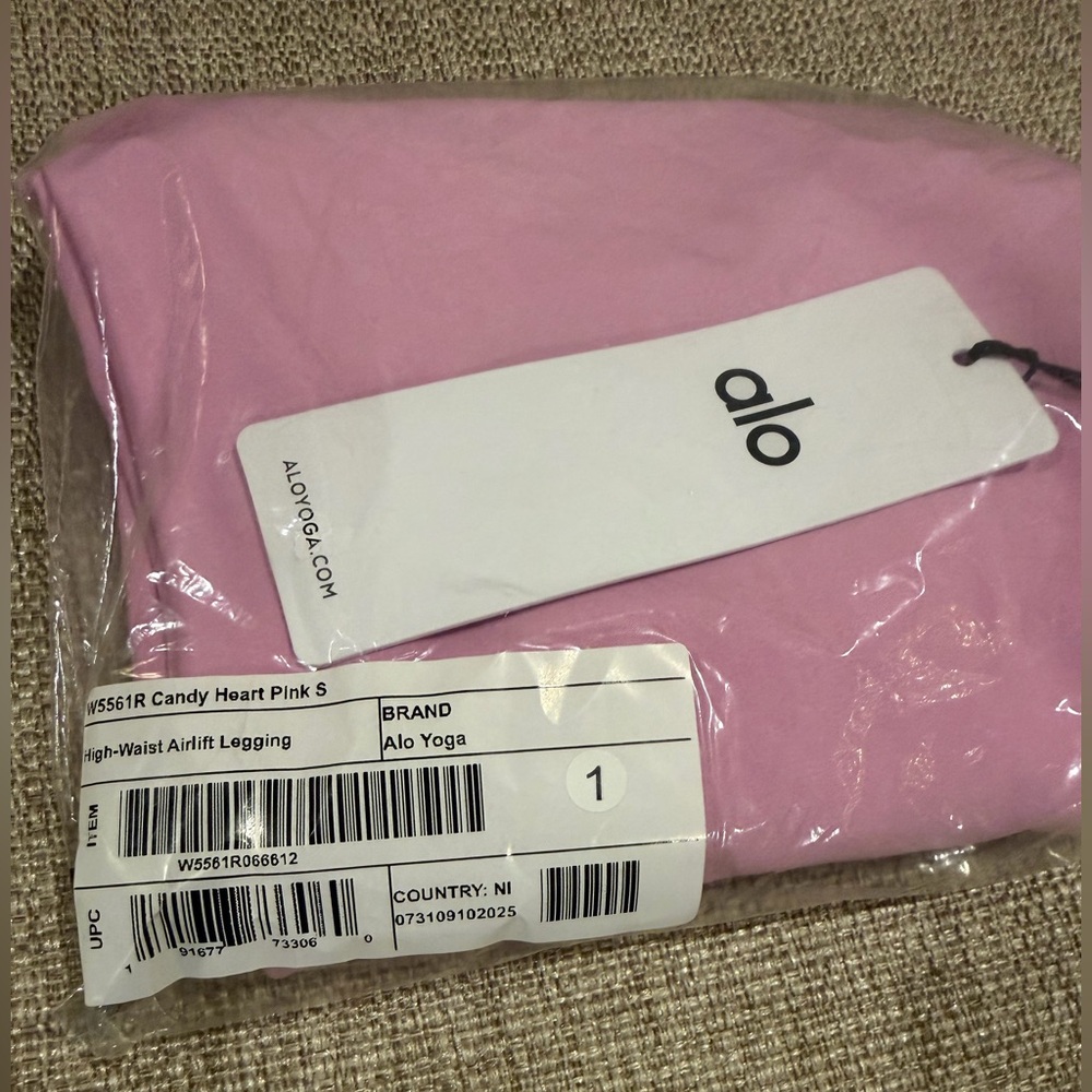 **SOLD**Alo high-waist airlift legging- candy heart pink - Picture 2 of 8